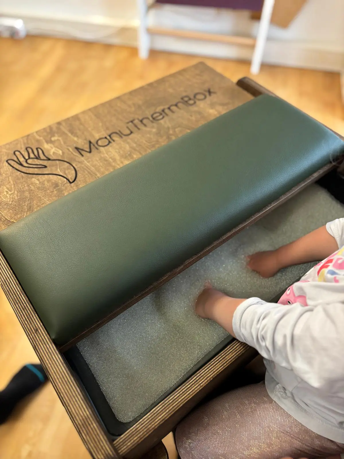 Sentio- Handtherapie mit weicher Tonerde